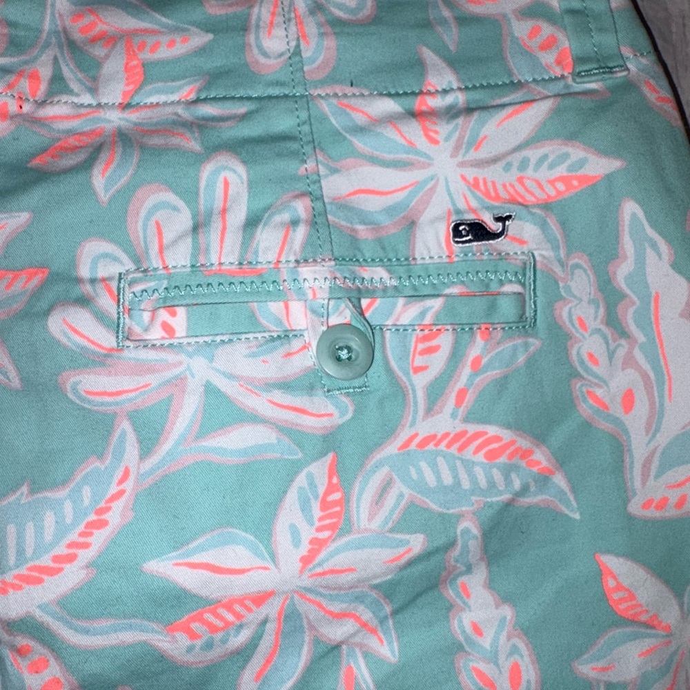 Vineyard Vines Women's 3 1/2 Inch casual shorts Island Paradise print 8 - Picture 6 of 6